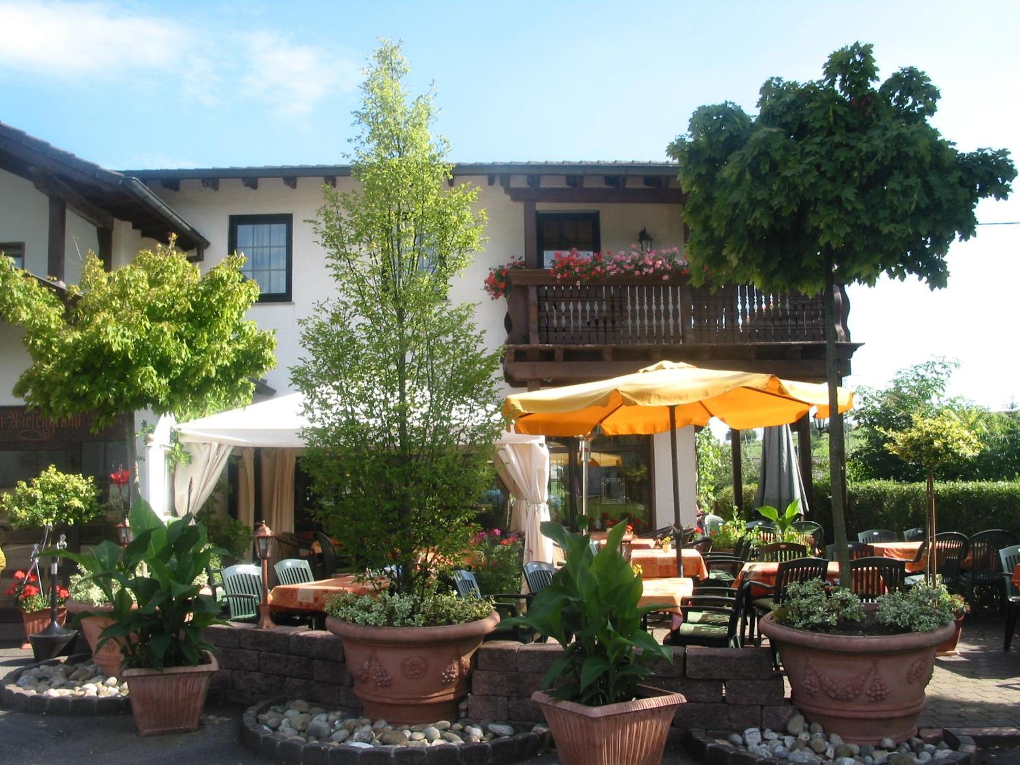 Restaurant Landgasthof Zum Wiesengrund 뉴어 외부 사진